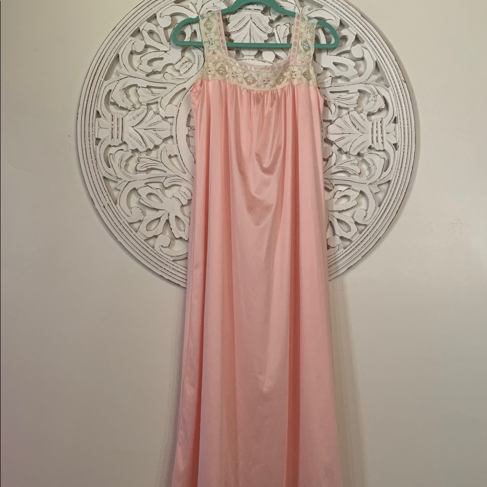 VINTAGE Pink Lace Trim Nightgown - Picture 6 of 7